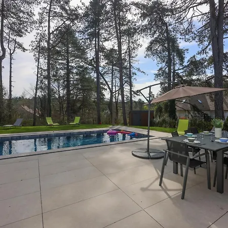 La Leo Face Au Centre Equestre Et Piscine Villa