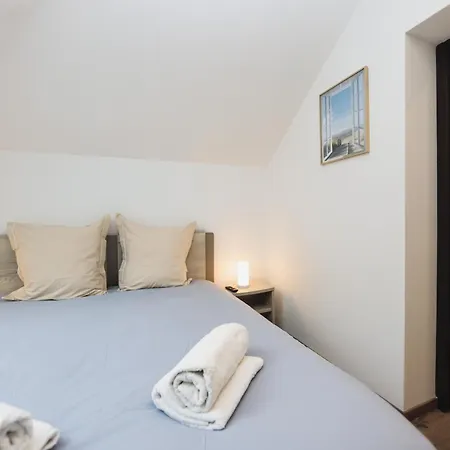 La Leo Face Au Centre Equestre Et Piscine Villa *