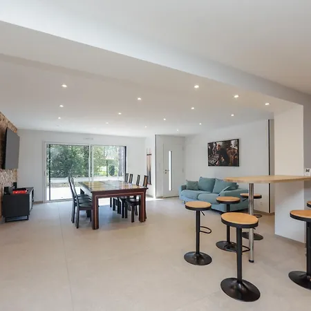 La Léo Face Au Centre Equestre Et Piscine Villa *